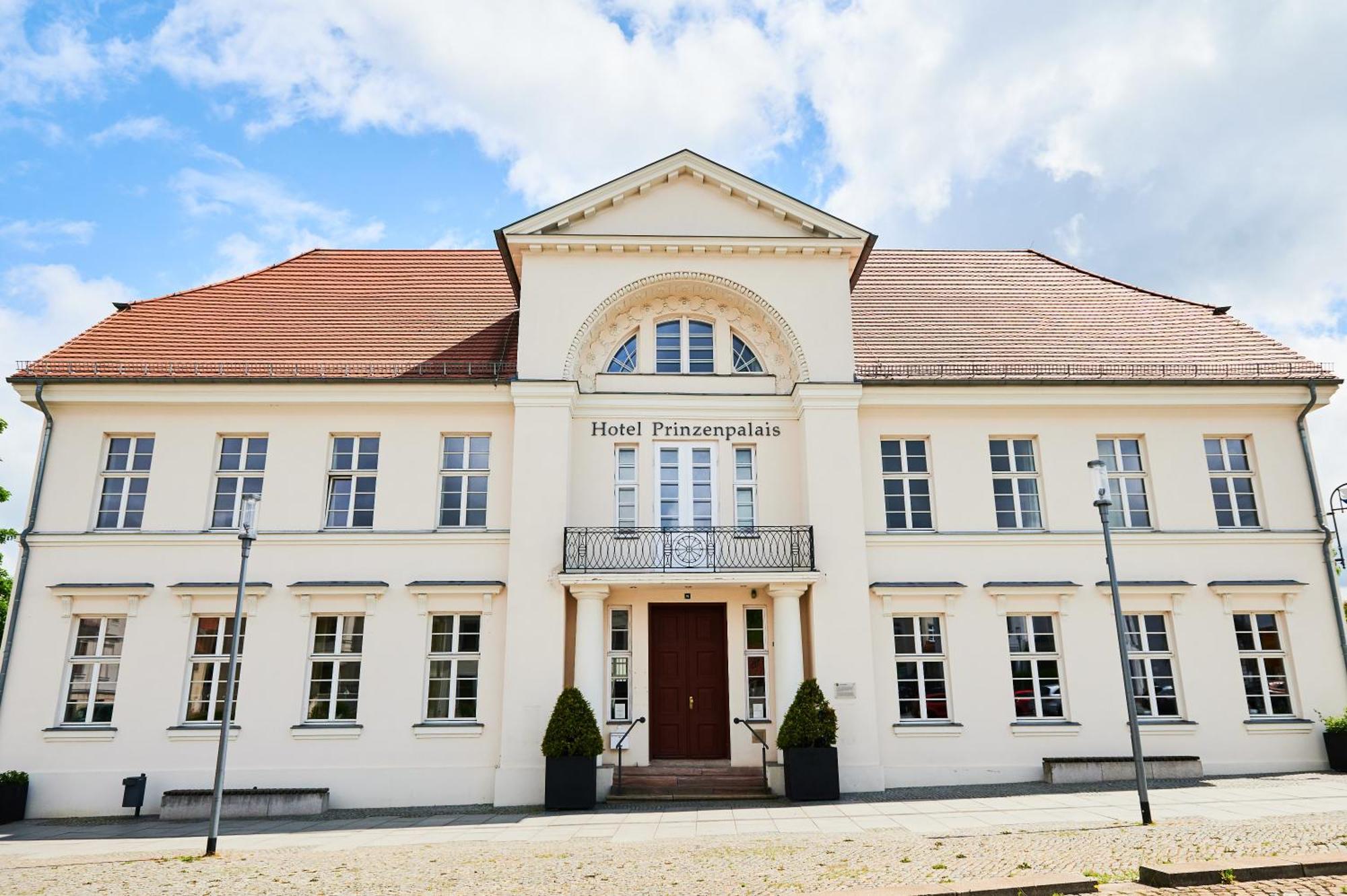 Hotel Prinzenpalais Бад-Доберан Экстерьер фото