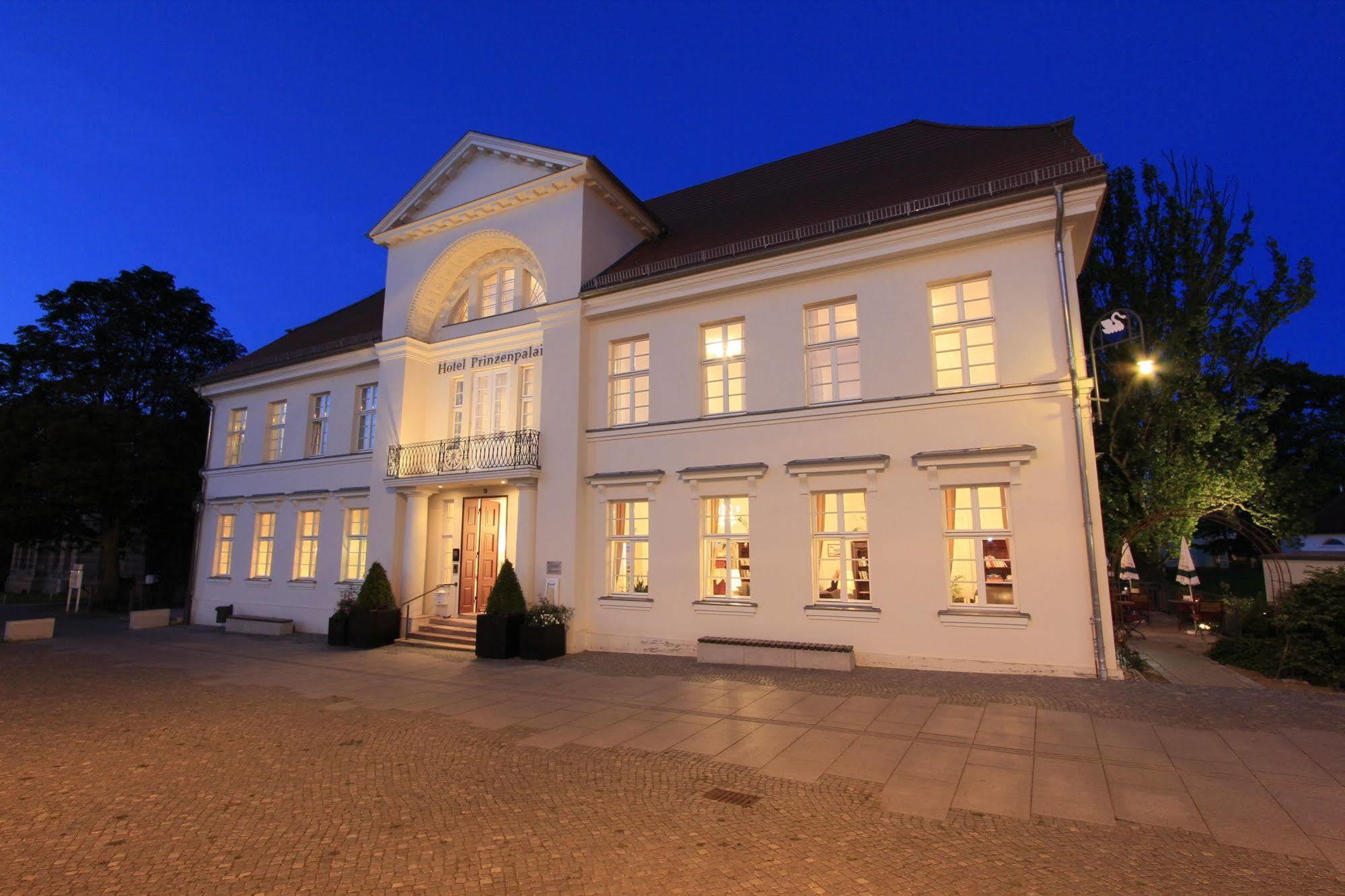 Hotel Prinzenpalais Бад-Доберан Экстерьер фото