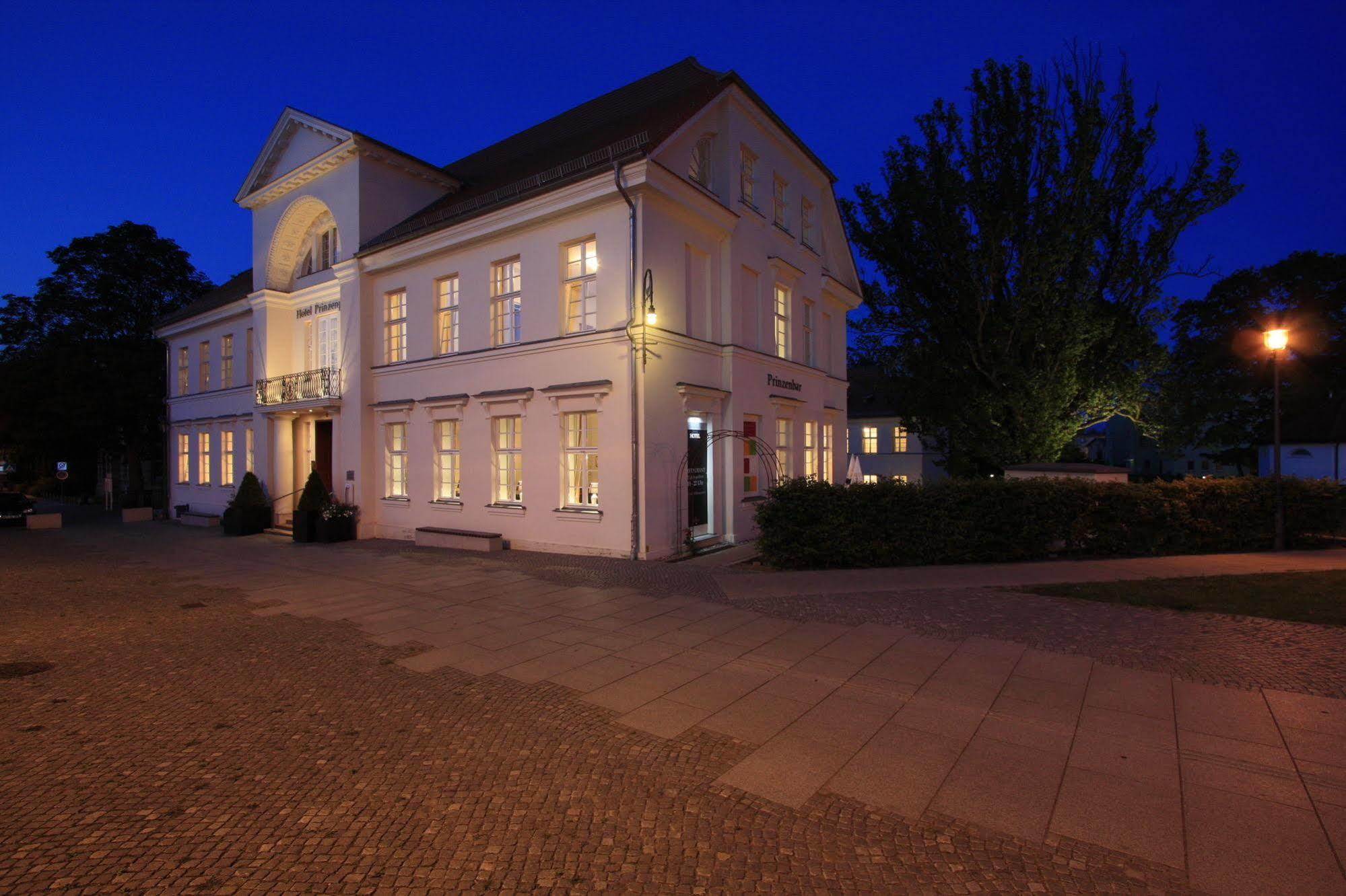 Hotel Prinzenpalais Бад-Доберан Экстерьер фото