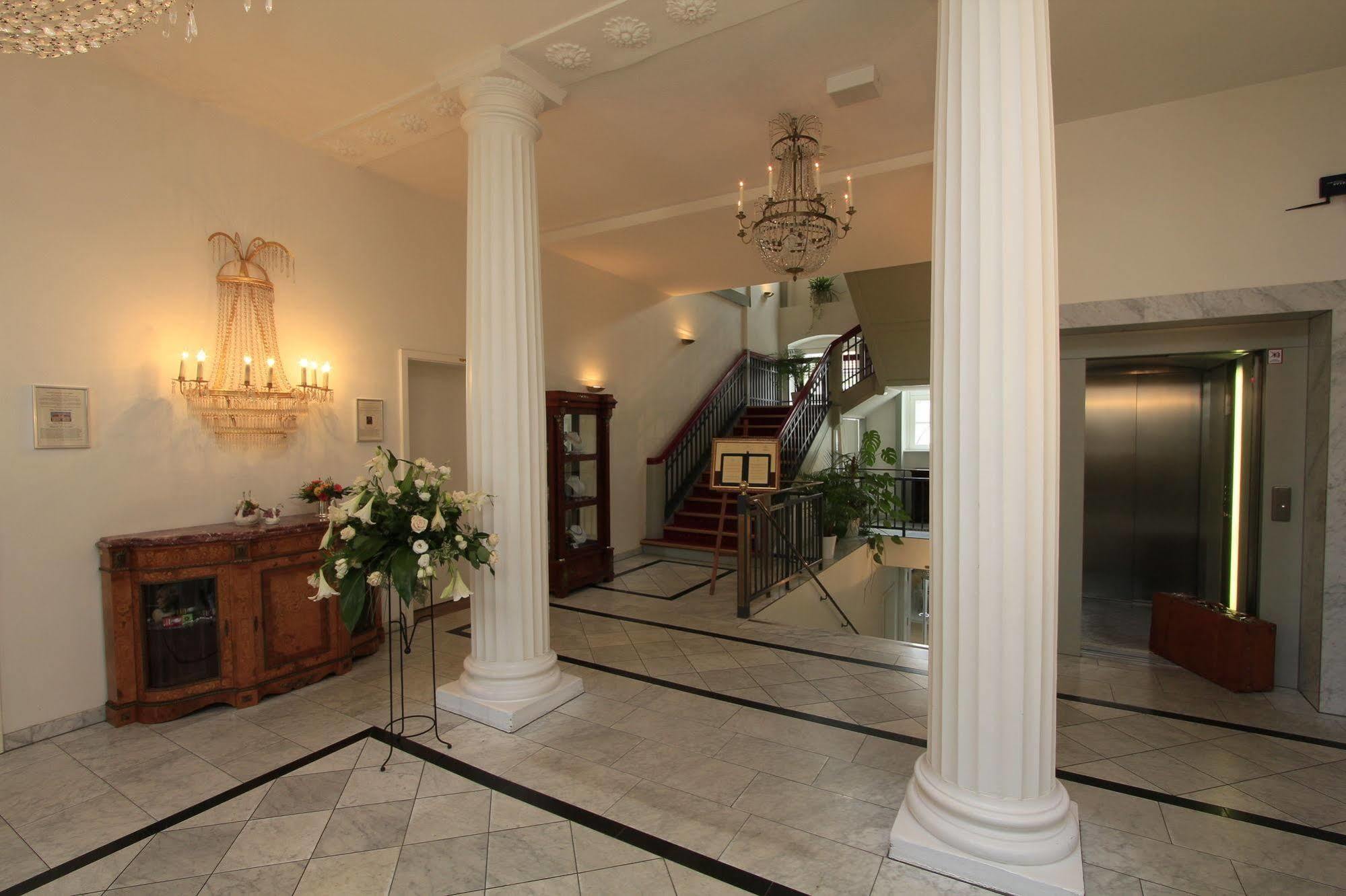 Hotel Prinzenpalais Бад-Доберан Экстерьер фото